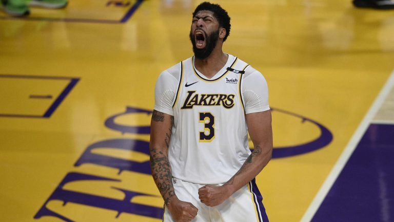 NBA: Phoenix Suns at Los Angeles Lakers