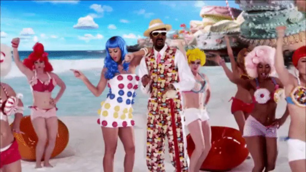 1024px x 576px - Snoop Dogg Revealed When He Went To Katy Perry's Studio To Create  California Gurls, She Had A Black D*** Shrine And Walked In On Her Naked  Before Shooting The Music Video -