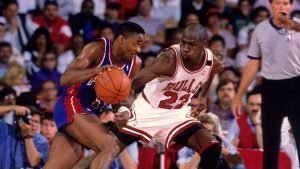 Michael-Jordan-Isiah-Thomas-GettyImages-117162738