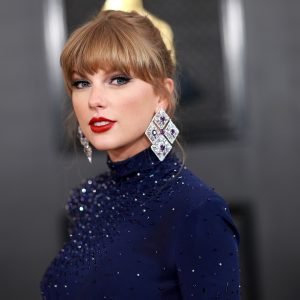 230316152511-01-taylor-swift-0205