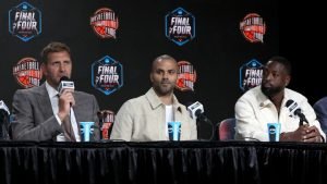 Dirk-Nowitzki-Tony-Parker-Dwyane-Wade-040123