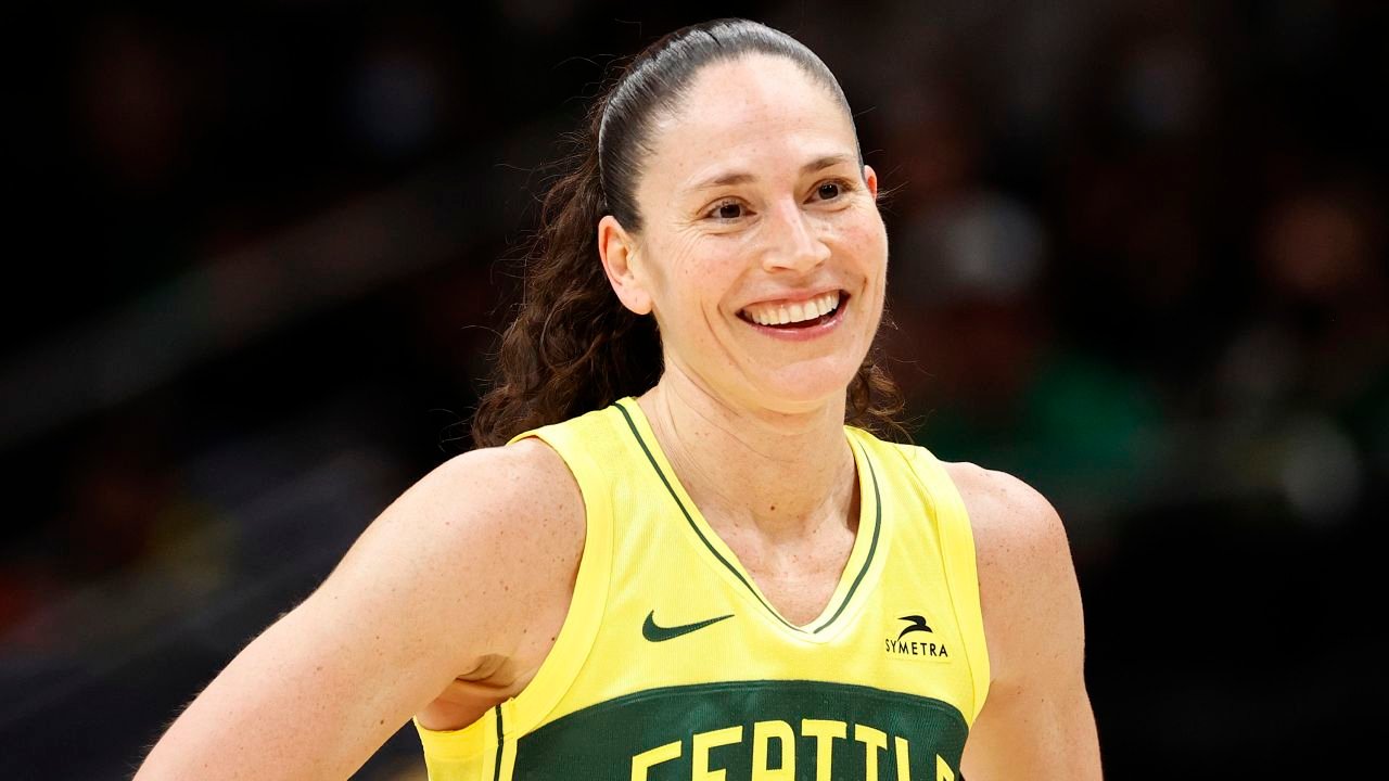 220616155607-sue-bird-220520
