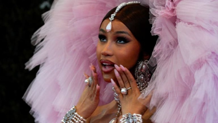 Cardi B/Nail Tech/Black Twitter/ Entertainment/Landon Buford The Journalist/Landon Buford.com