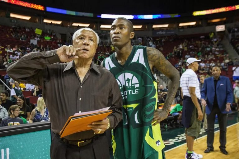 Jamal Crawford/ The Crossover/ Seattle Washington/ SPU/Seattle Pacific University/ Landon Buford The Journalist/LandonBuford.com