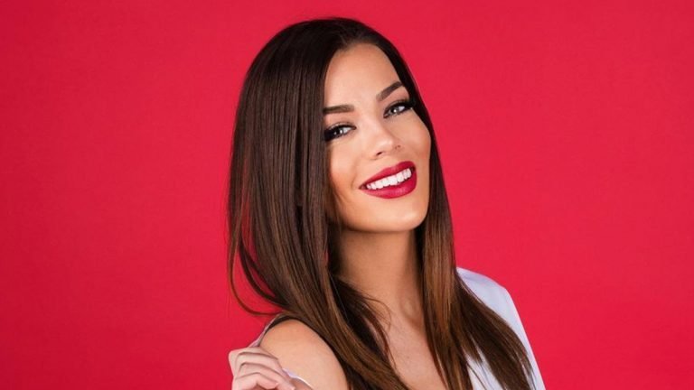 Jackie Redmond/ WWE/NHL/LandonBuford.com