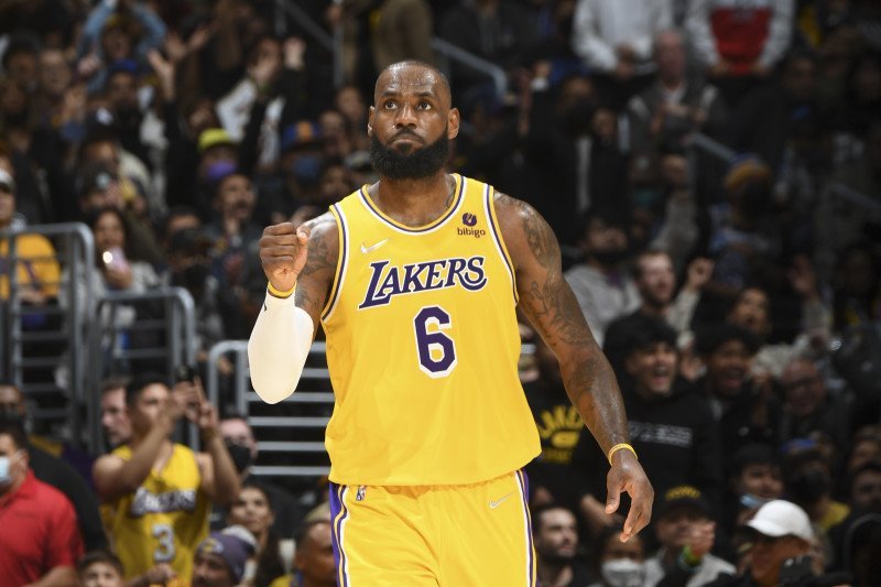 LeBron James/ Los Angeles Lakers/ Lebron Retirement Shutdown announcement/Landon Buford The Journalist/LandonBuford.com