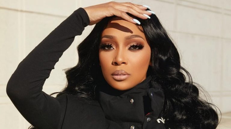 Monica/ The Rover Front Music Festival/ Landon Buford The Journalist/ LandonBuford.com