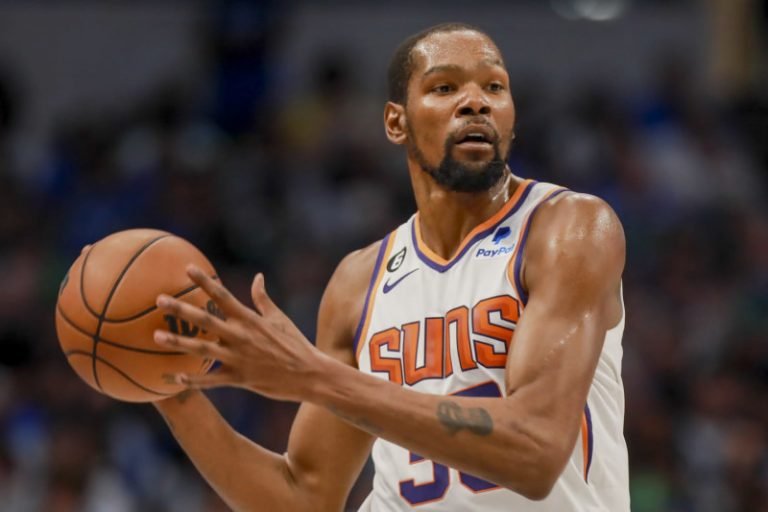 Kevin Durant/ Phoenix Suns/ Threads/ Burner Account// LandonBuford.com