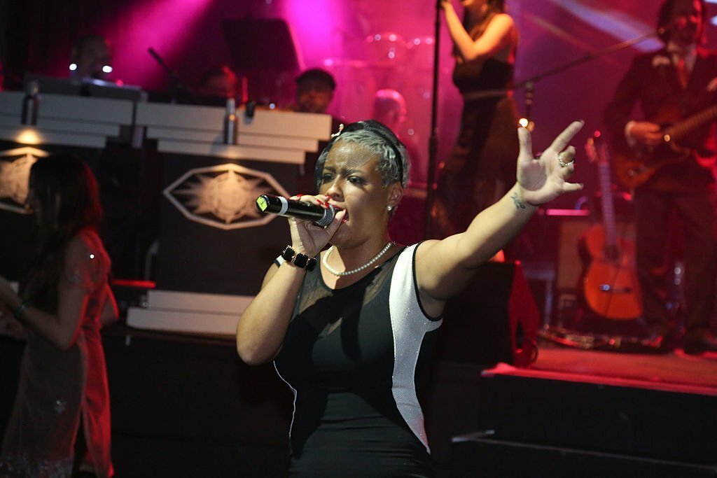 Grammy-Nominated Singer Bobbi Storm’s In-Flight Serenade Causes Stir on Delta Airlines