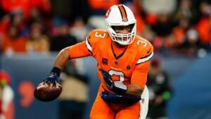 231228035444-01-russell-wilson-benching
