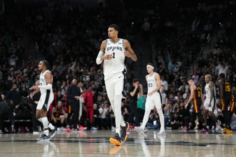 Giannis Antetokounmpo/Victor Wembanyama/NBA/Milwaukee Bucks/San Antonio Spurs/ Sports/ Landon Buford The Journalist/LandonBuford.com