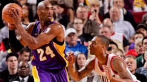 Bucks’ Damian Lillard Weighs-In On Lakers’ Kobe Bryant’s Statue