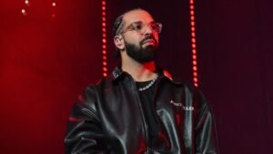 230706171720-drake-flying-object (1)