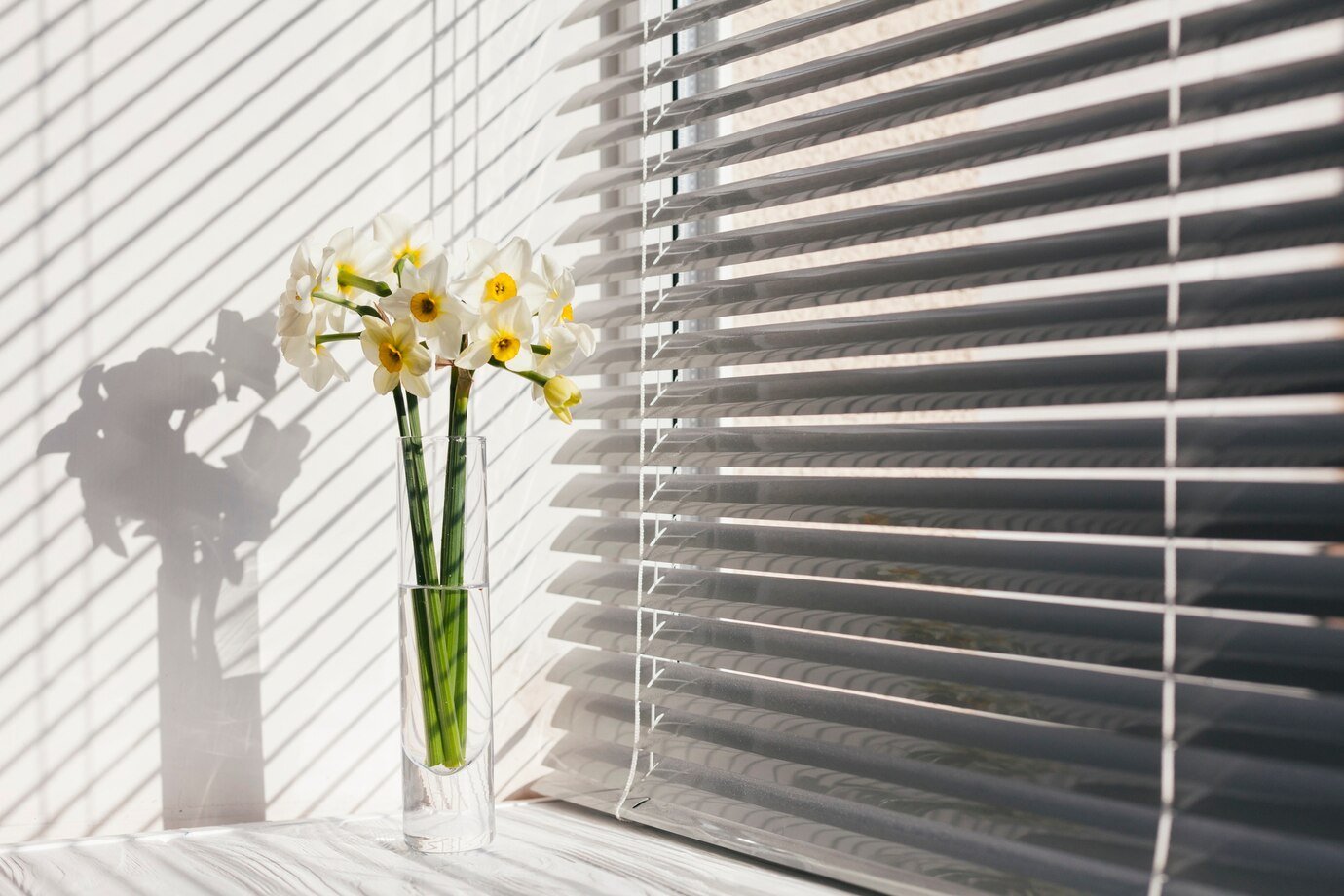 decorative-flowers-vase_23-2148164082