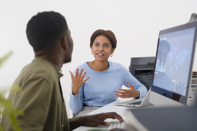 medium-shot-people-chatting-work